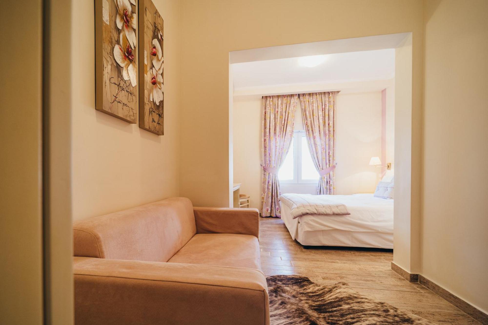 To Spiti Tis Sofias Hotel Костур Екстериор снимка
